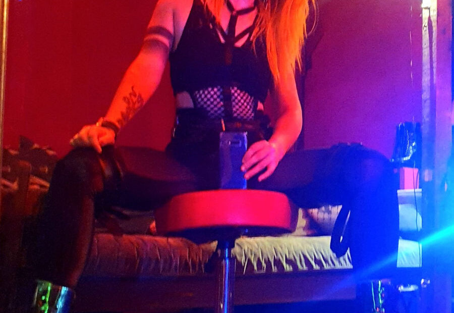 Mistress-Venom-Maison-resident